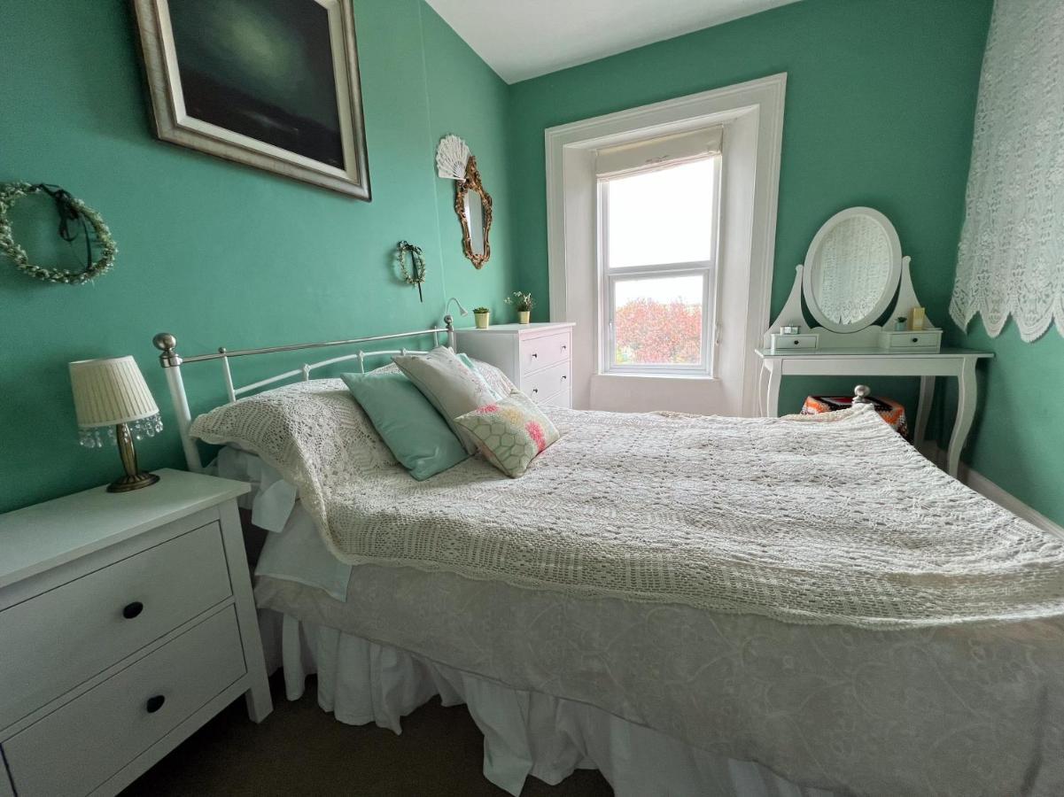 Unique Townhouse With Large Garden Down To The Sea Killough Exterior foto